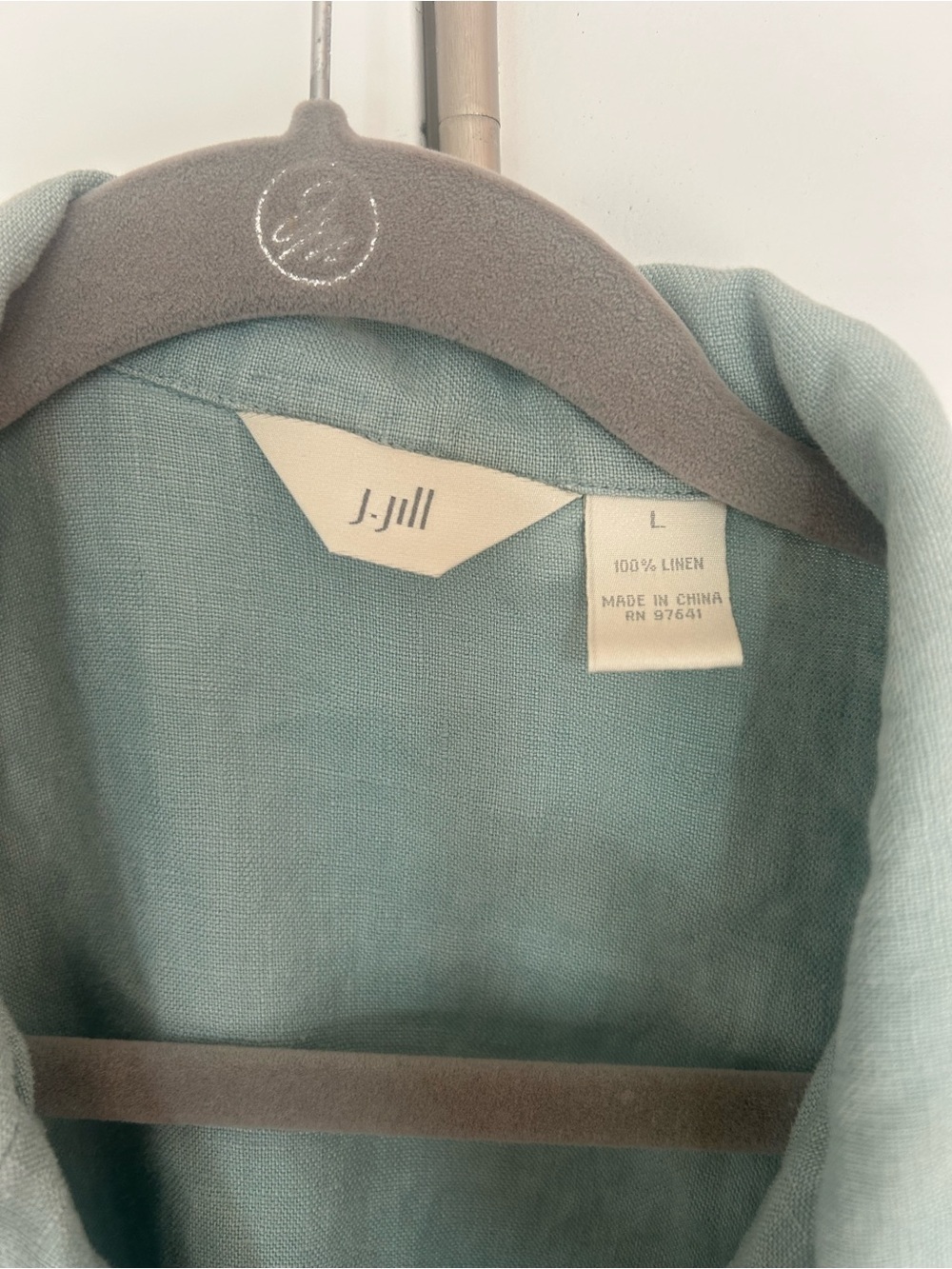 J. Jill sage green jacket is crafted from 100% linen - Picture 5 of 5